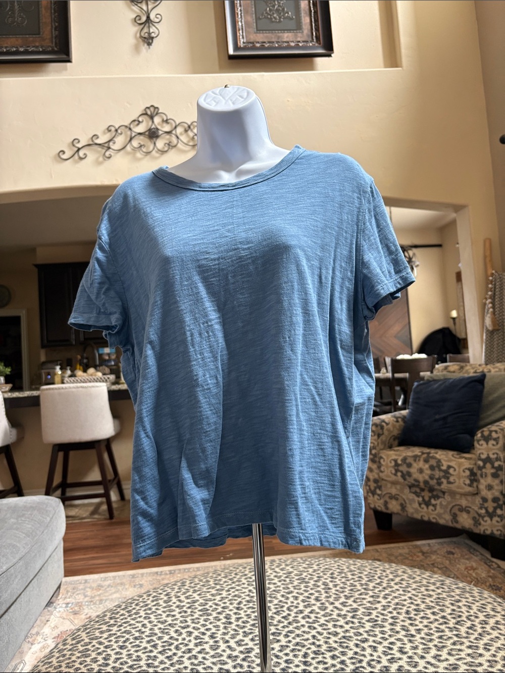 Women’s Casual Short-Sleeve Crewneck Shirt - Blue